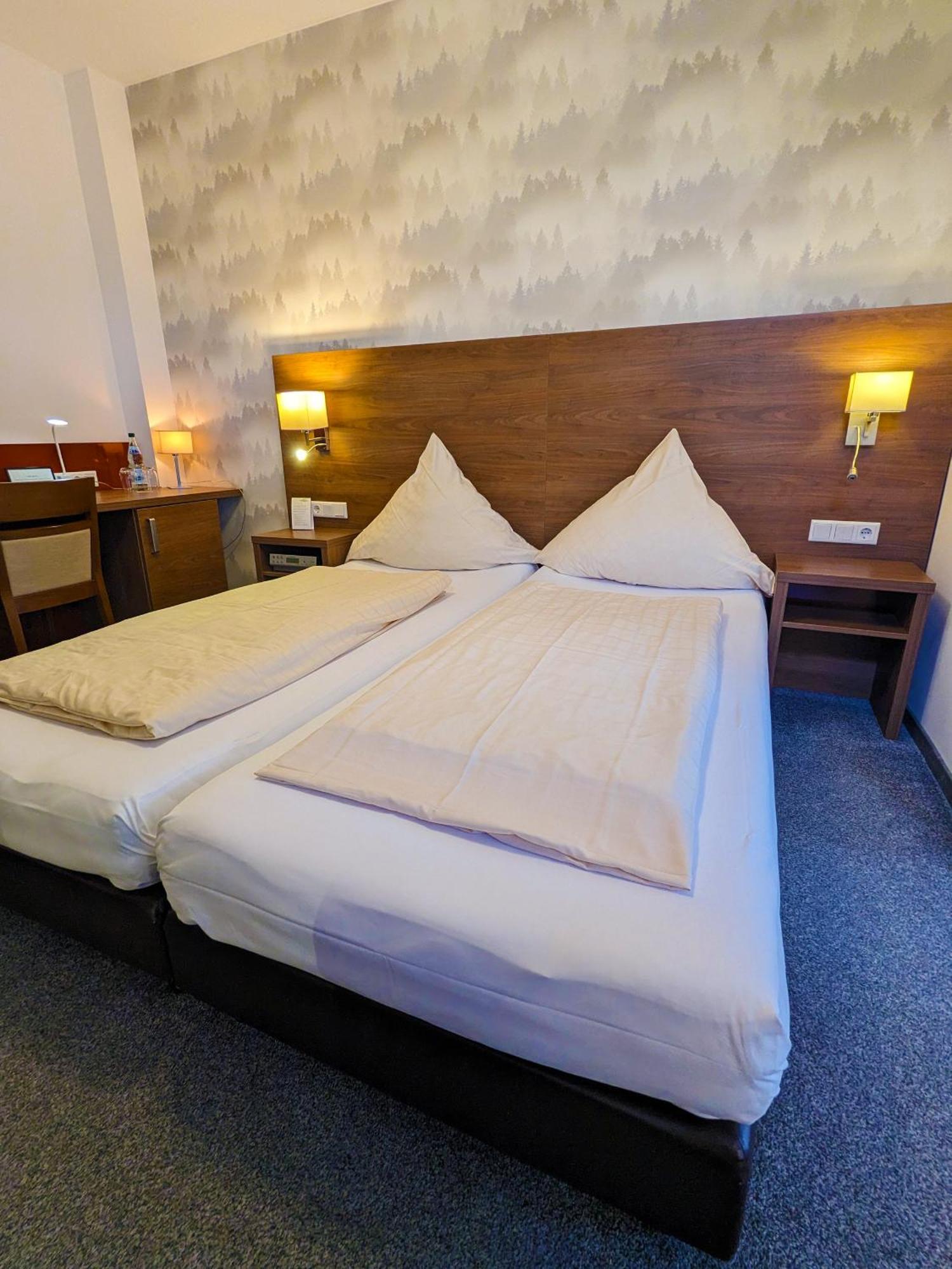 Hotel Berghof Wasserkuppe & Gaestehaus Fuldaquelle Gersfeld Zewnętrze zdjęcie