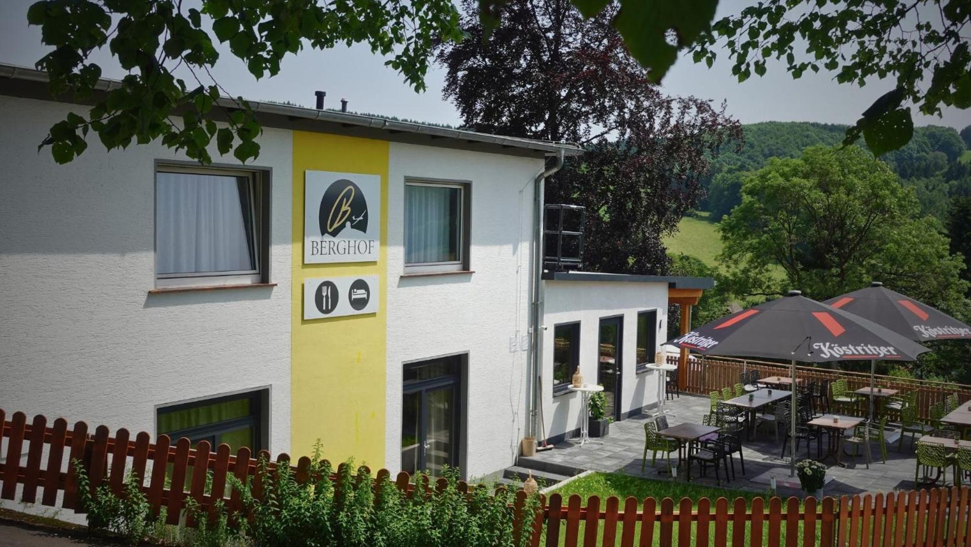 Hotel Berghof Wasserkuppe & Gaestehaus Fuldaquelle Gersfeld Zewnętrze zdjęcie