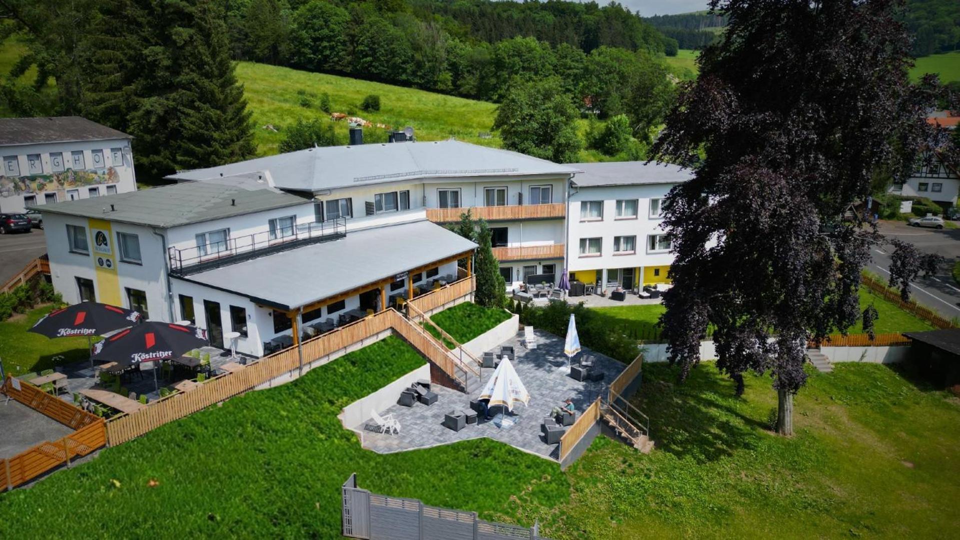 Hotel Berghof Wasserkuppe & Gaestehaus Fuldaquelle Gersfeld Zewnętrze zdjęcie