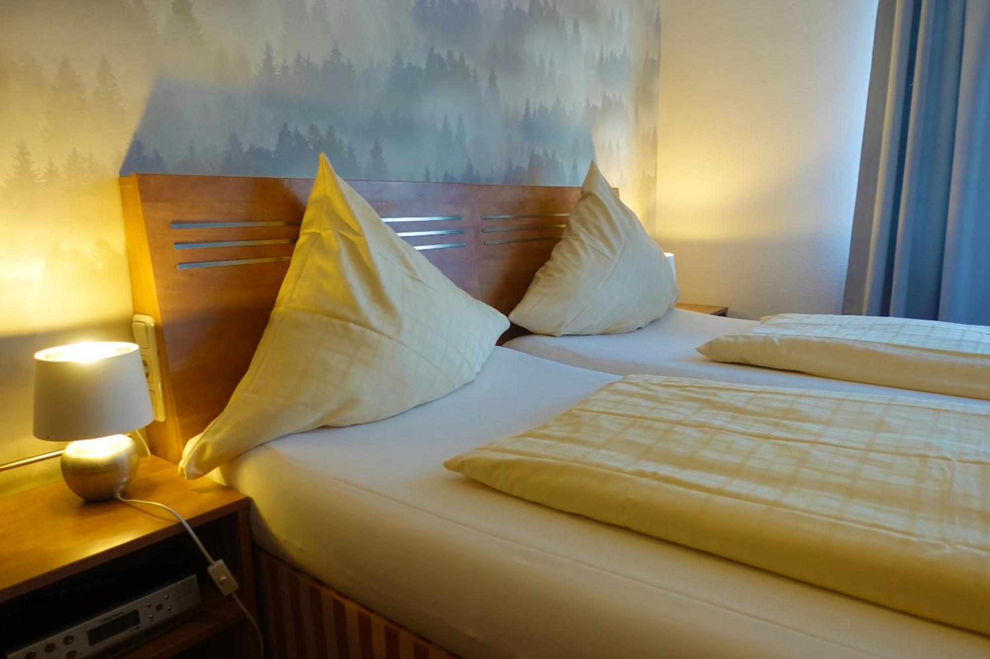 Hotel Berghof Wasserkuppe & Gaestehaus Fuldaquelle Gersfeld Zewnętrze zdjęcie