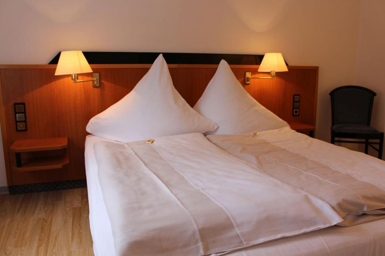 Hotel Berghof Wasserkuppe & Gaestehaus Fuldaquelle Gersfeld Pokój zdjęcie