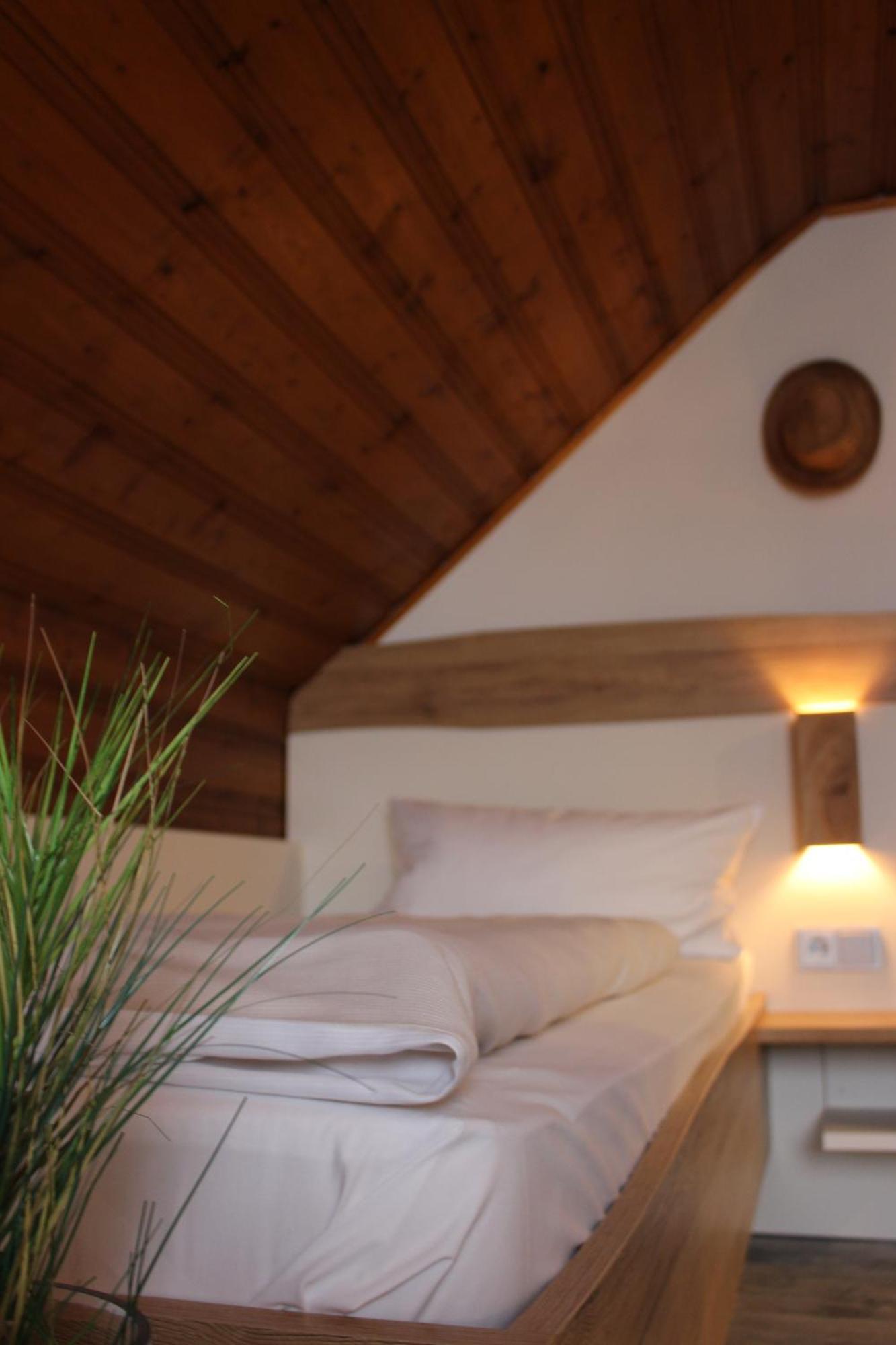 Hotel Berghof Wasserkuppe & Gaestehaus Fuldaquelle Gersfeld Zewnętrze zdjęcie