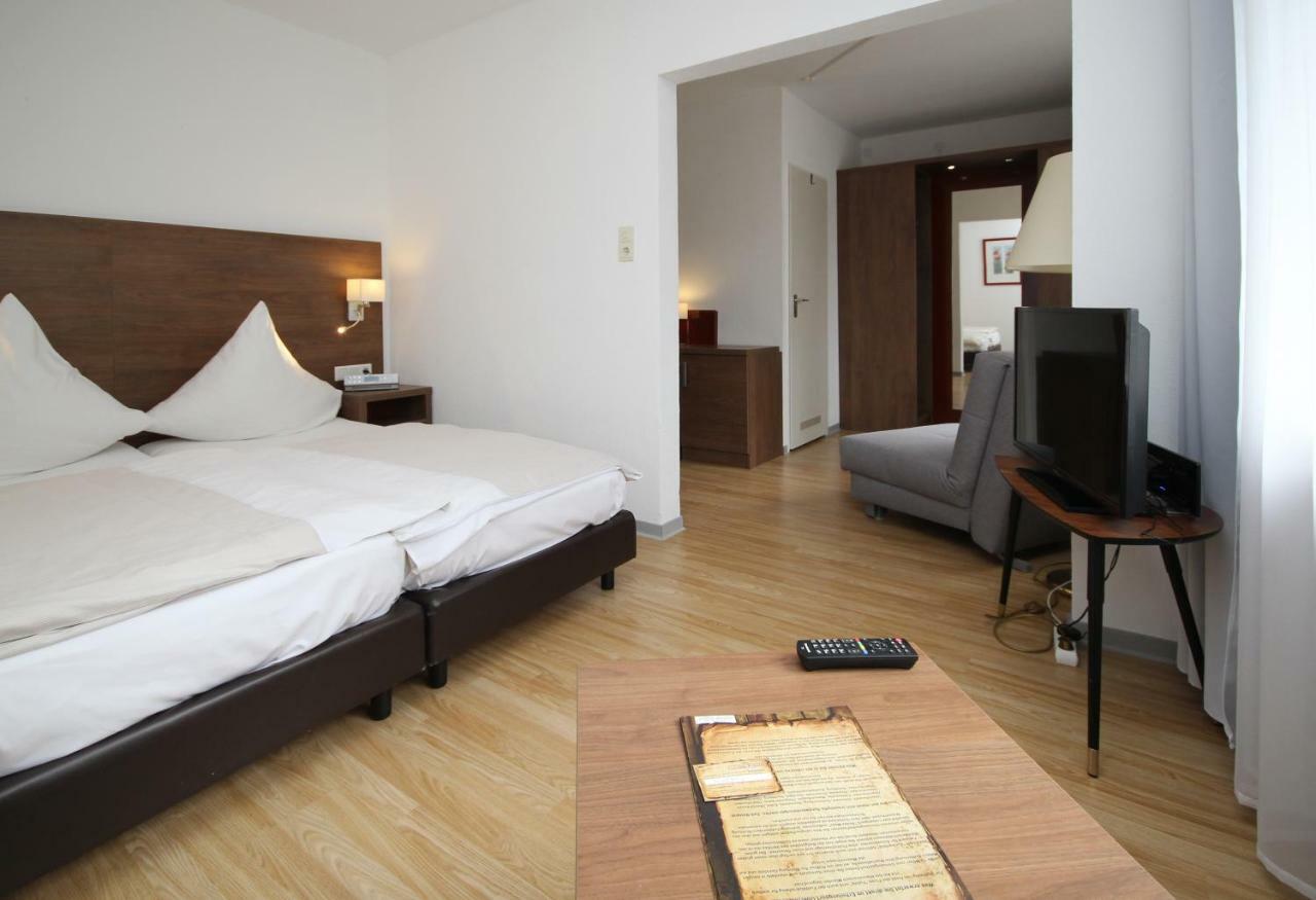 Hotel Berghof Wasserkuppe & Gaestehaus Fuldaquelle Gersfeld Pokój zdjęcie